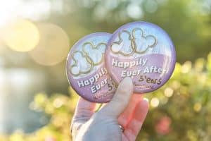 Free things at Disney World - Did you know that there really are things you can get for FREE at Disney World? It's true! Whenever we travel to Disney we always take advantage of the free things they have to offer, and I'm sharing them all on the blog today!