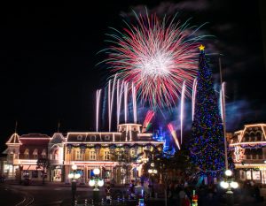 Six of the best spots for parades & fireworks shows at Walt Disney World's Magic Kingdom!