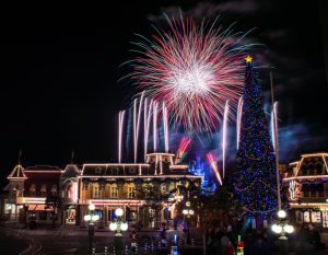 Six of the best spots for parades & fireworks shows at Walt Disney World's Magic Kingdom!