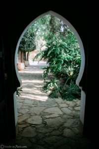 Lisa from Foodie in Paris is back with another photography post and she's sharing her tips to get the most out of your vacation photos!