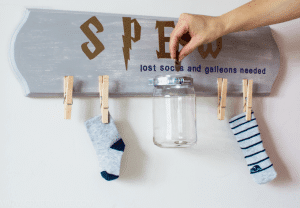 Pay homage to Hermione and S.P.E.W. with this fun Harry Potter laundry sign! Use it to collect lost socks and spare galleons and support the promotion of elfish welfare.