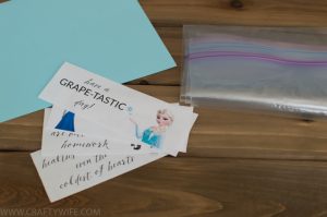 Make a study break care package for your school goers to get them motivated to do their homework featuring FROZEN grapes as a fun and healthy snack! #ad