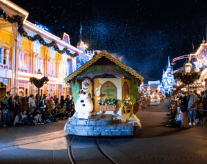 Christmas | Disney World | Holiday Travel | Travel | Disney World Tips