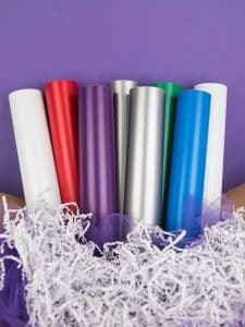 Don't be nervous to craft with vinyl! I've got 15 beginner projects for you to try and tips to make the beginner vinyl crafts easy and fun!