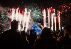 The Fastpass+ system at Disney World is easy to use and really convienient, when you know how to use it to your advantage! Find out how with these five reasons to love Fastpass+!