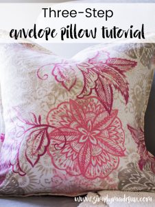 If you love simple sewing projects, you'll love how easy it is to make this envelope pillow! You need two pieces of fabric & an hour out of your afternoon.