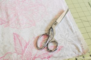 If you love simple sewing projects, you'll love how easy it is to make this envelope pillow! You need two pieces of fabric & an hour out of your afternoon.