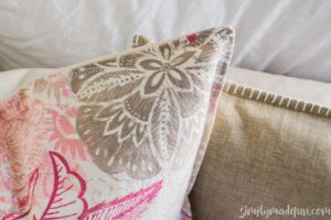 If you love simple sewing projects, you'll love how easy it is to make this envelope pillow! You need two pieces of fabric & an hour out of your afternoon.