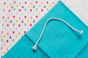 Travel with your electronics in style and learn how to make your very own fabric tablet case with this easy-to-follow tutorial!