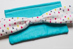 Travel with your electronics in style and learn how to make your very own fabric tablet case with this easy-to-follow tutorial!