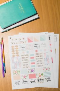 Start the school year off right with these cute and functional back-to-school organization stickers! FREE Silhouette files to download! #CreateWithHP [ad]