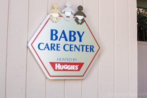 Keep your kids happy at Disney with three easy-to-follow tips from a new mom who is learning how to navigate Disney World with a toddler! #MagicalFamilyFirsts [ad]