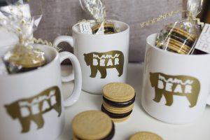 Dive right in to this delicious coffee roundup! Full of easy coffee-inspired crafts and yummy coffee recipes that'll be perfect for a family gathering!