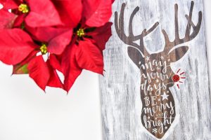 Hand Lettered Rudolph Craft | Christmas Ideas | Christmas Crafts | Christmas DIY | Vinyl Crafts