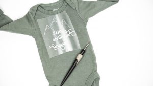 Coming Home Hospital Onesie | Newborn Onesie | Baby Clothes | Vinyl Crafts | Silhouette Cameo | Silhouette Cameo Crafts | Baby Shower Gift