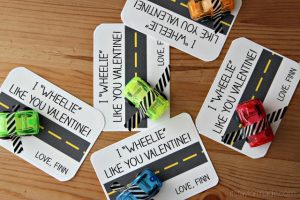 Non-Candy Valentines | Valentine's Day | Crafts | DIY| Valentine's Day Crafts | Kids Crafts | Holiday Crafts | Holiday DIY | Candy-Free