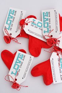 Non-Candy Valentines | Valentine's Day | Crafts | DIY| Valentine's Day Crafts | Kids Crafts | Holiday Crafts | Holiday DIY | Candy-Free