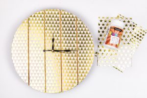 Decoupage Wooden Clock | Home Decor | Paper Crafts | Decoupage Crafts | Decoupage Ideas | Wooden Clock DIY | Home Decor Crafts