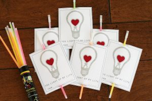 Non-Candy Valentines | Valentine's Day | Crafts | DIY| Valentine's Day Crafts | Kids Crafts | Holiday Crafts | Holiday DIY | Candy-Free