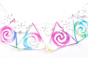 Moana Paper Pennant Banner | Disney's Moana | Moana Crafts | Disney Crafts | Disney DIY | Paper Pennant Banner | DIY Banner