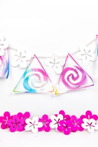 Moana Paper Pennant Banner | Disney's Moana | Moana Crafts | Disney Crafts | Disney DIY | Paper Pennant Banner | DIY Banner