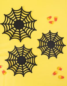Paper Spider Webs -Get the SVG cut files for these paper spider webs! Make your own family-friendly decor instead this year, it only takes 15 minutes to put together with the Silhouette Cameo!