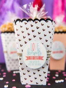 Valentine Popcorn Gift Bags - After Christmas I'm all candied out, so I tend to snack on popcorn instead. We typically don't pop our own but I couldn't resist trying it just so I could make these Crazy Ex Girlfriend inspired popcorn gift bags!