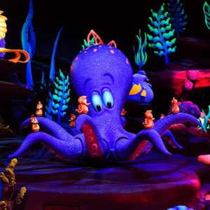 Surviving summers at Disney - Most people say that summers at Disney are a miserable experience. It's hot, crowded, and you're exhausted at the end of the day. BUT, it doesn't have to be a terrible experience! Going in with a plan will help you not only survive, but have fun. Join this 8 part mini-series to help you plan your Disney vacation!