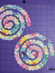 3D Paper Flowers - Sometimes it seems like all I do with my Silhouette Machine are crafts with vinyl. But I'm starting to make myself use paper more because it's easy and cheap! Like these 3D paper flowers, they're a quick craft to do on a rainy day and there are so many different kinds to make!