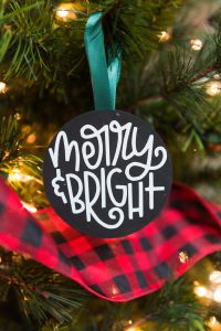 Use heat transfer vinyl on wood