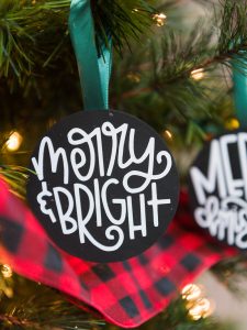Use heat transfer vinyl on wood