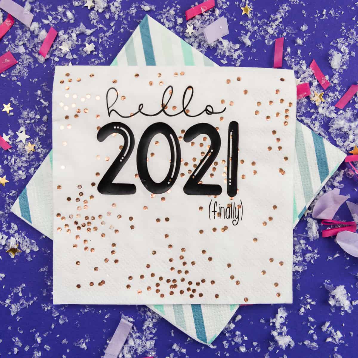 Paper Napkins with Iron On Vinyl for New Year’s